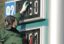 Почему бензин в Украине не дешевеет вслед за нефтью