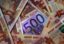 Курс евро превысил 74 руб. впервые с 16 июня 2016 года