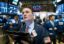 Индекс Dow Jones за два часа до закрытия биржи упал на 400 пунктов